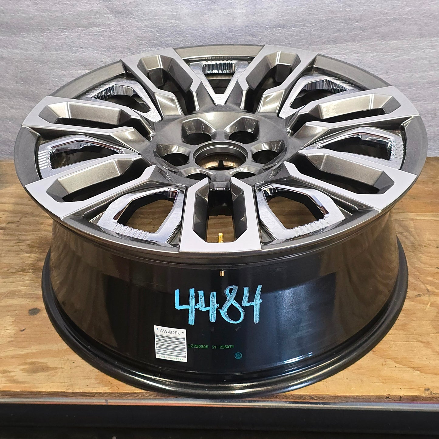 2023-2026 22" GMC SIERRA1500 DENALI YUKON GRAY MACHINED WHEEL 84554352 #4484