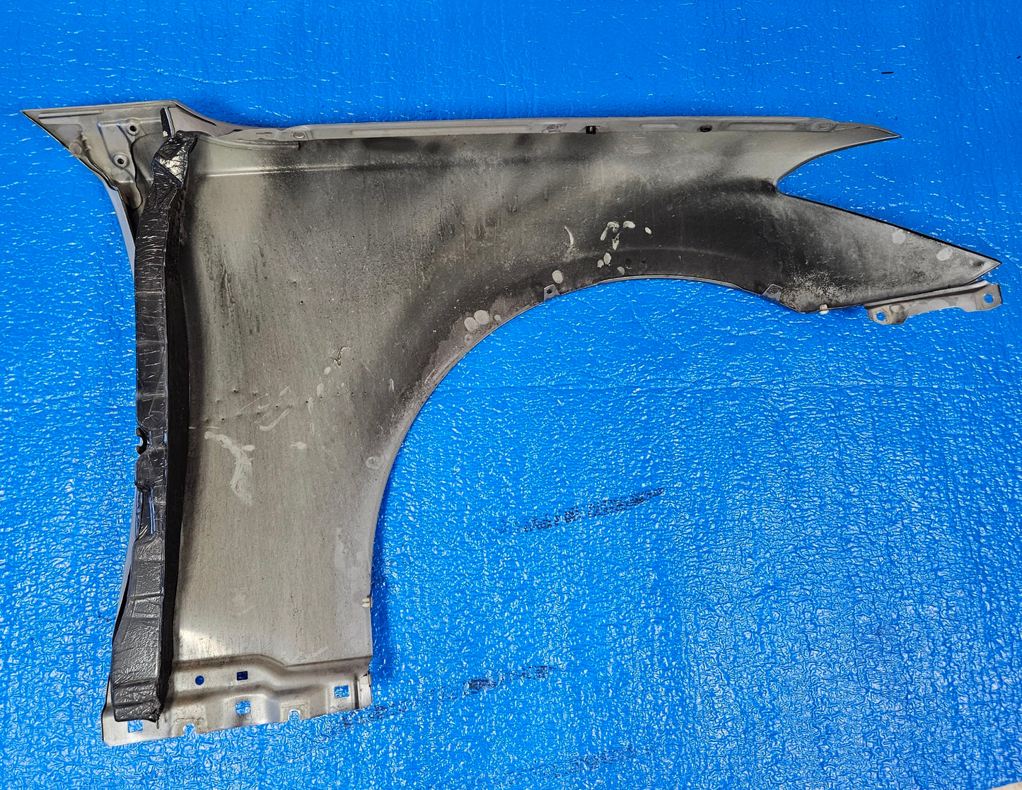 2015-2020 HYUNDAI GENESIS G80 SEDAN LEFT DRIVER FENDER SILVER OEM 16 17 18 #3596