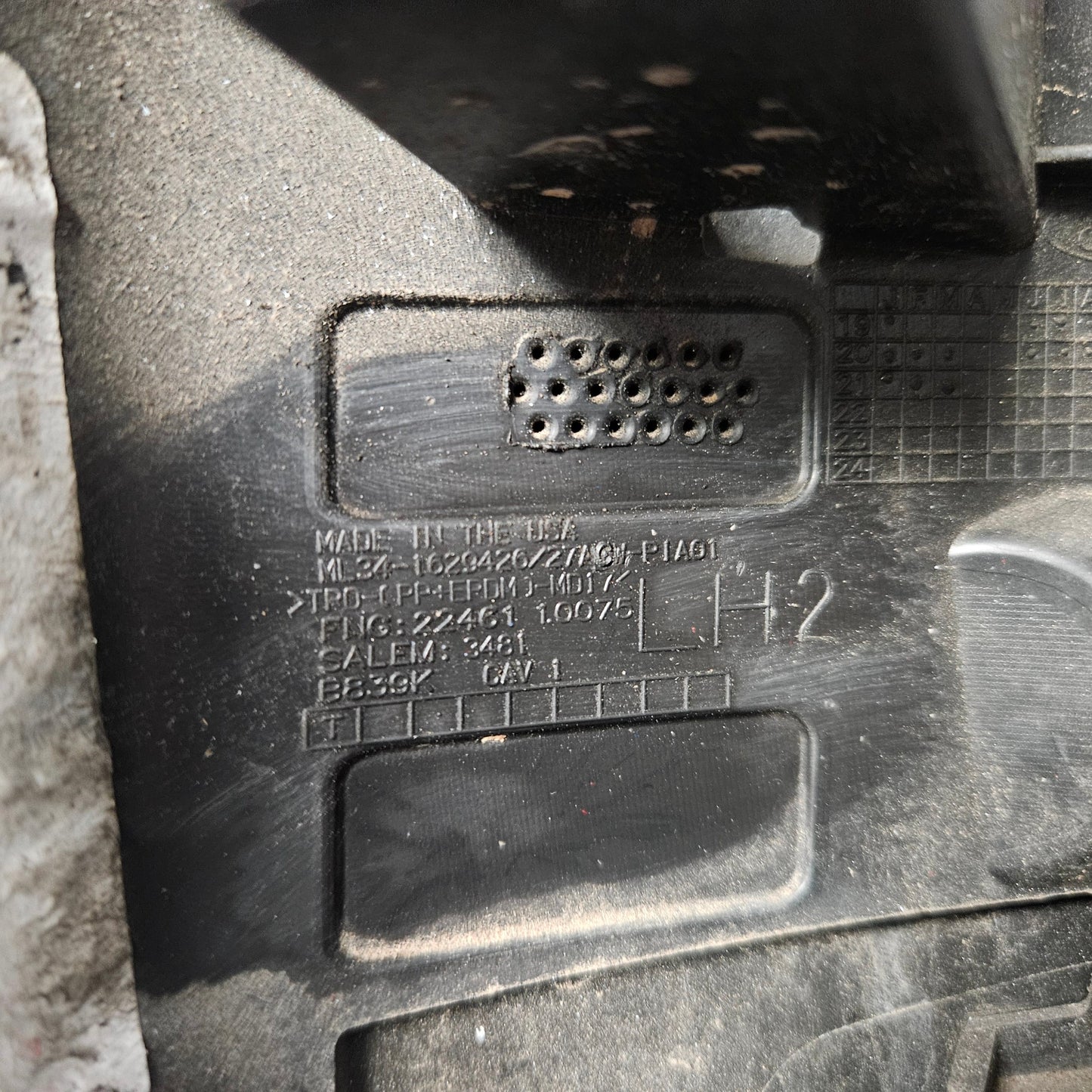 2021-2025 FORD F150 LEFT DRIVER REAR QUARTER LOWER MOLDING COVER CAB BLUE #3573