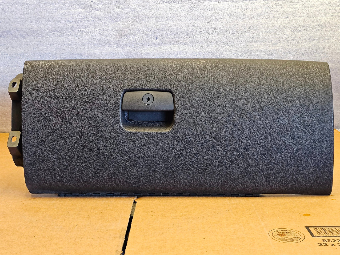 2007-2013 SILVERADO SIERRA TAHOE LOWER BLACK GLOVE BOX STORAGE 15221713 #4159
