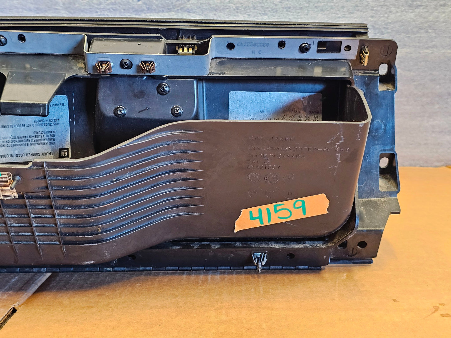 2007-2013 SILVERADO SIERRA TAHOE LOWER BLACK GLOVE BOX STORAGE 15221713 #4159
