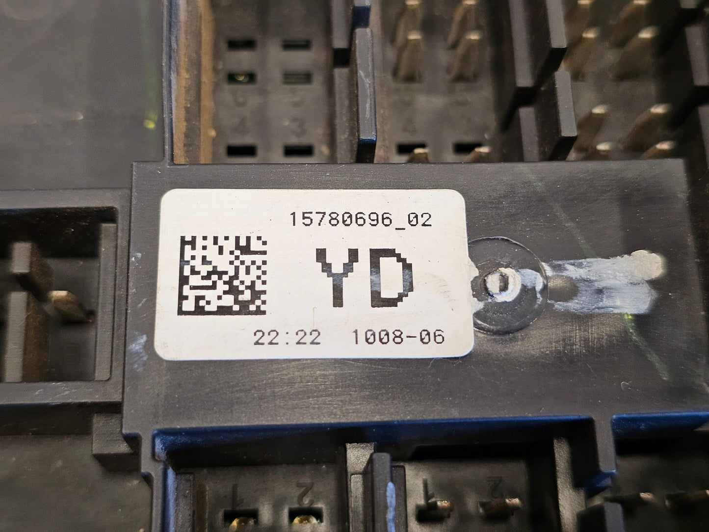 2007-2013 CHEVY SILVERADO FUSE RELAY BOX 15780696 #4163