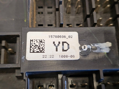 2007-2013 CHEVY SILVERADO FUSE RELAY BOX 15780696 #4163