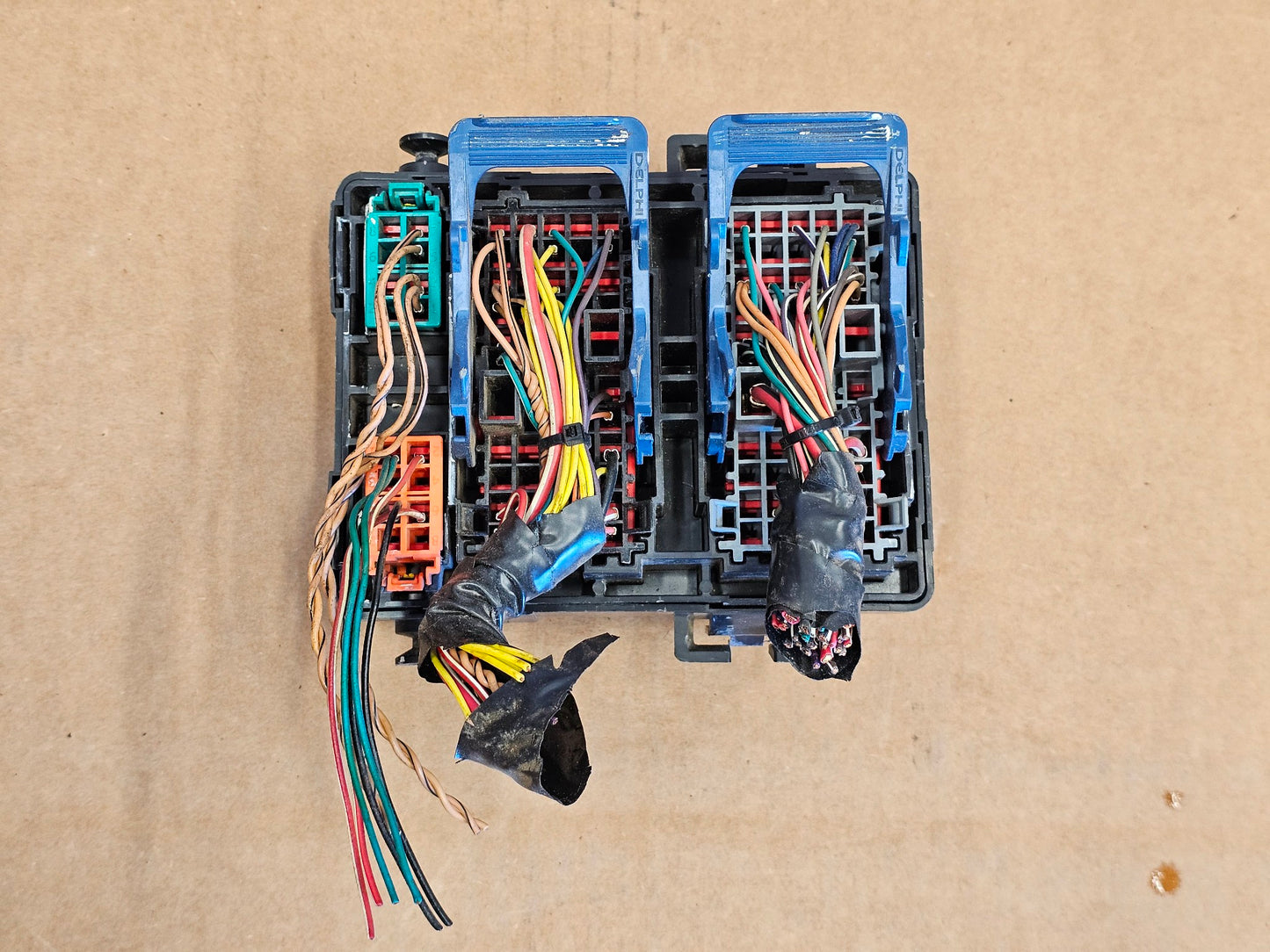 2007-2013 CHEVY SILVERADO FUSE RELAY BOX 15780696 #4163
