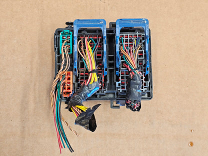 2007-2013 CHEVY SILVERADO FUSE RELAY BOX 15780696 #4163