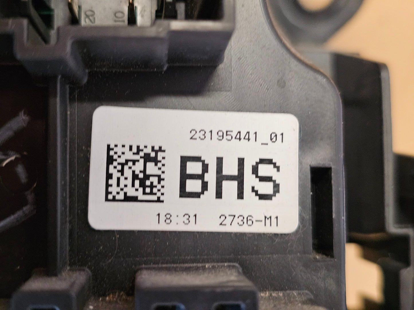 2014-2019 GMC SIERRA SILVERADO FUSE RELAY BOX 23195441 #4222