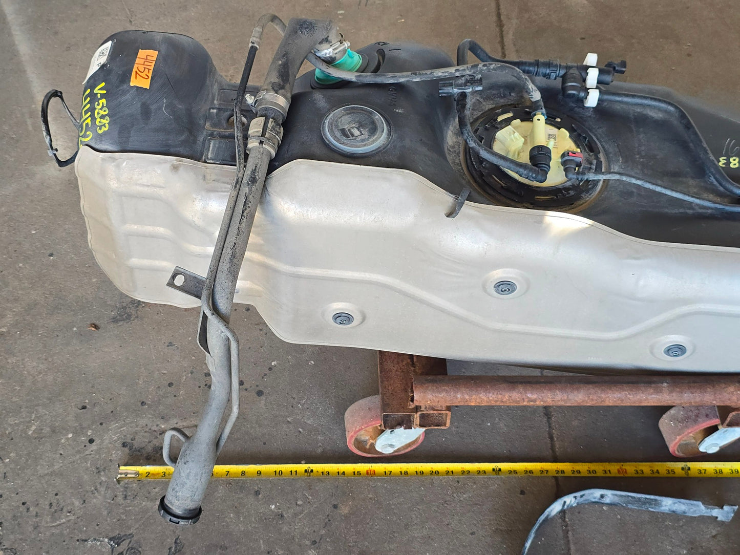 21 22 23 24 25 FORD F150 26 GALLON 2.7 GAS FUEL PUMP TANK #4452