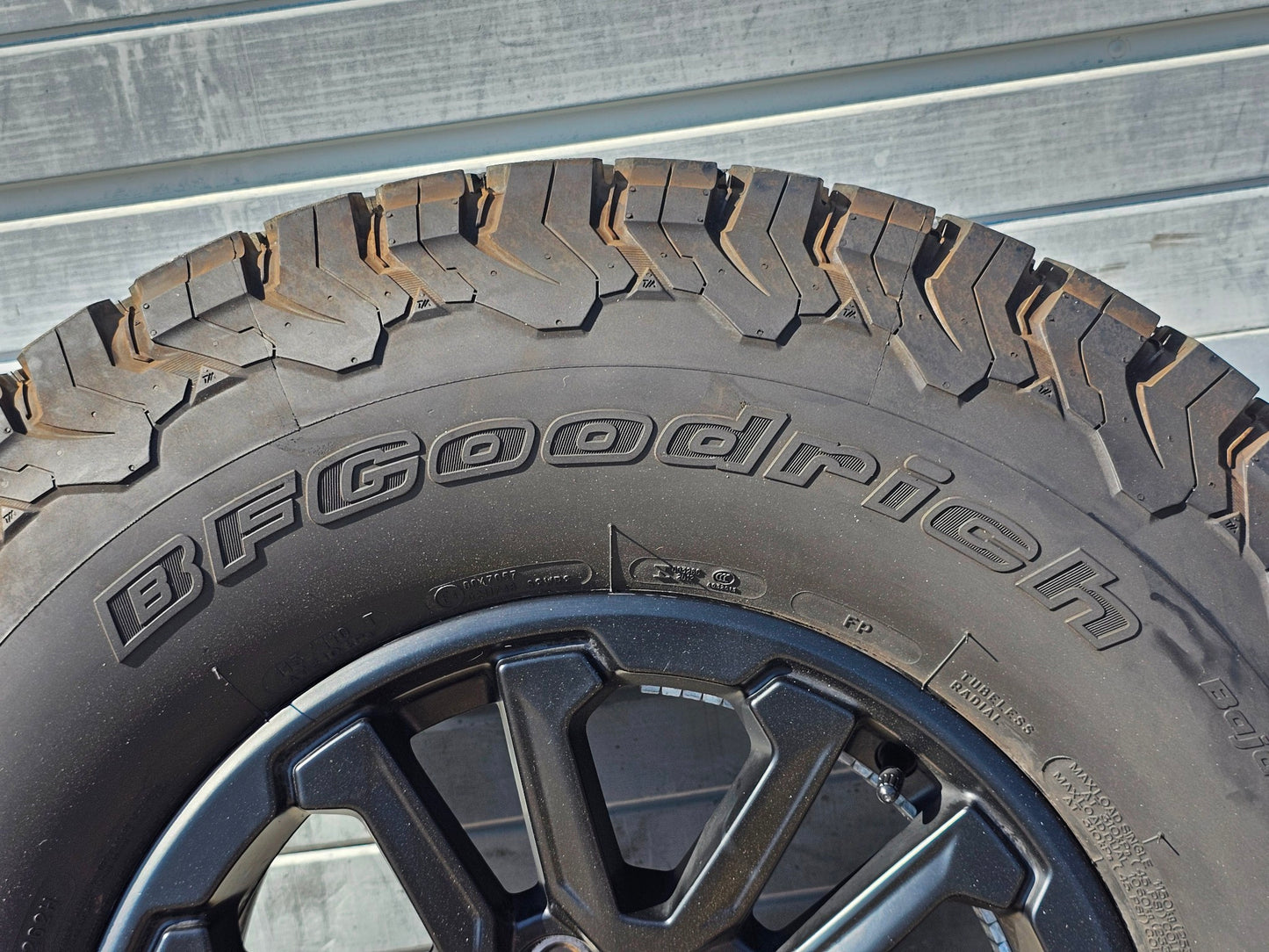 17" FORD F150 RAPTOR BLACK OEM WHEELS BFGOODRICH LT315/70R17 TIRES 21 26 #9038