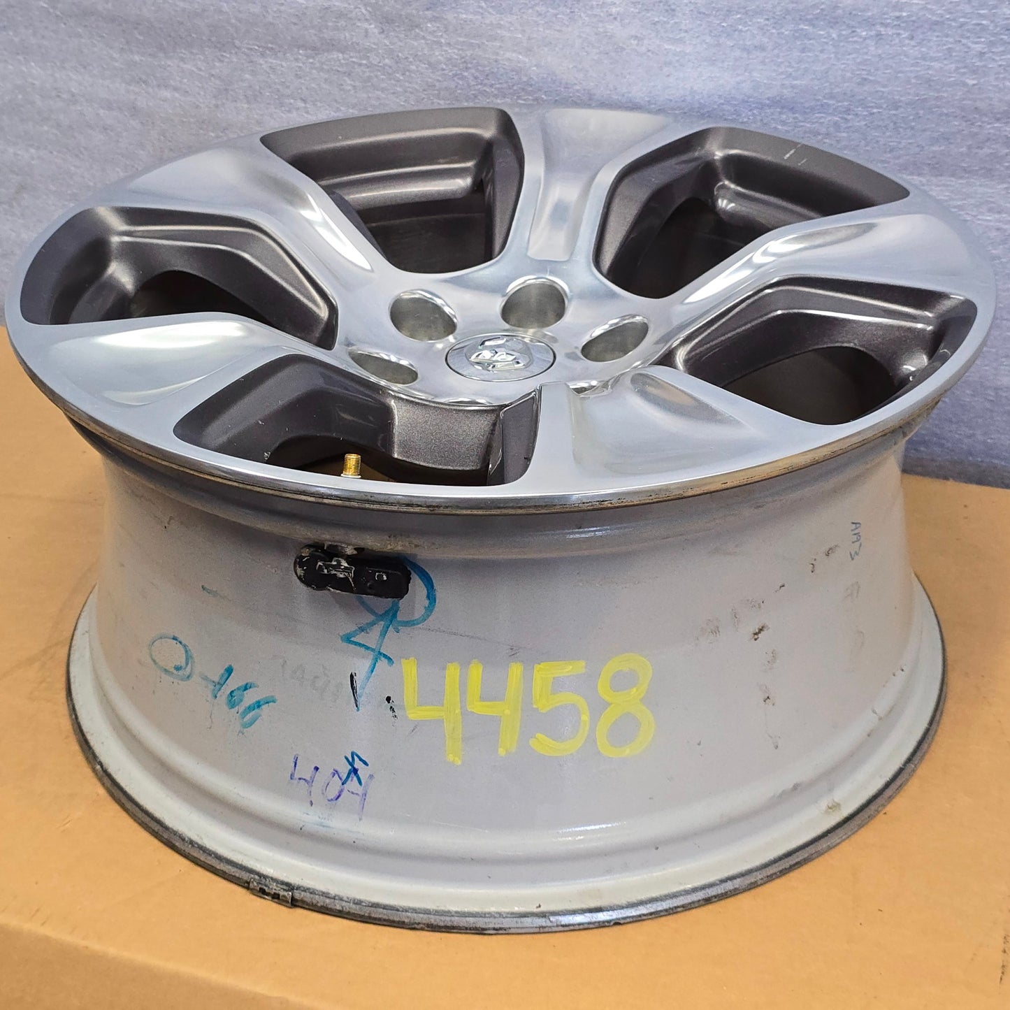 2019-2024 20" DODGE RAM 1500 20X9 WHEEL POLISHED W/ CHARCOAL 6x139.7 #4458