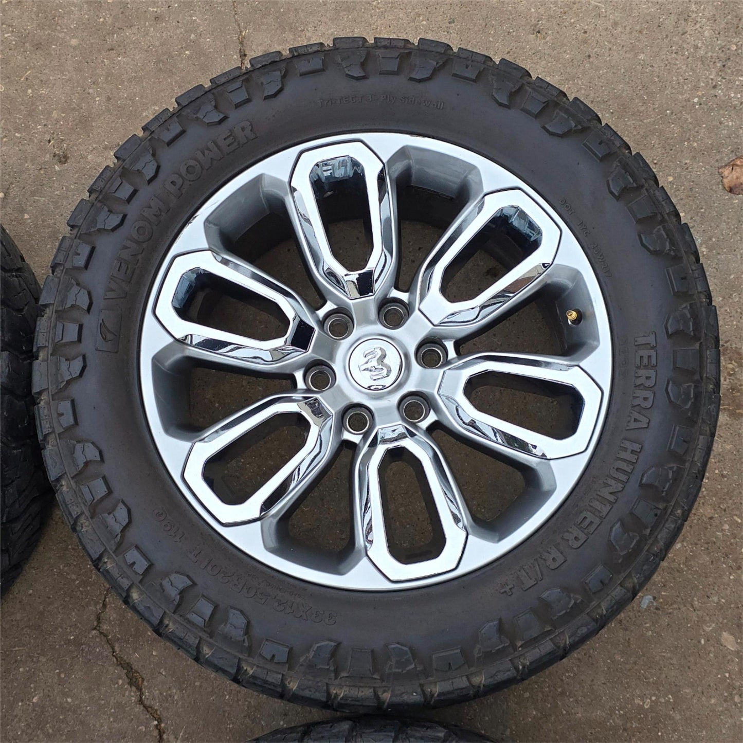 2019-2023 20" RAM 1500 SILVER W/ CHROME INSERT WHEELS AND TIRES #4480