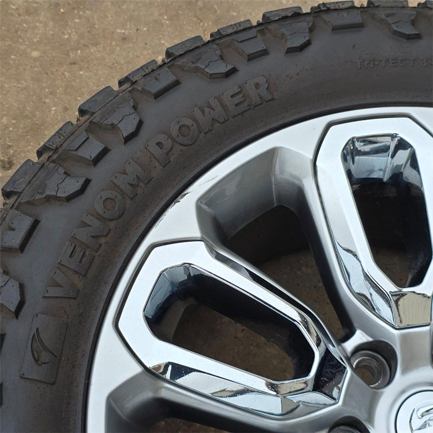 2019-2023 20" RAM 1500 SILVER W/ CHROME INSERT WHEELS AND TIRES #4480