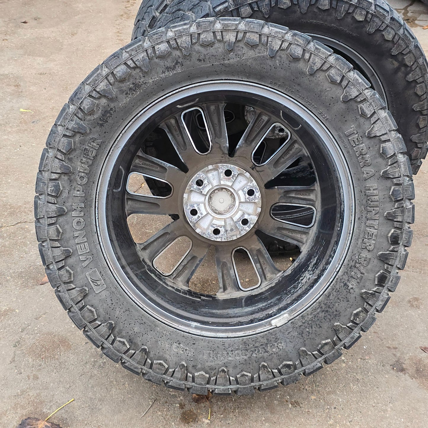 2019-2023 20" RAM 1500 SILVER W/ CHROME INSERT WHEELS AND TIRES #4480