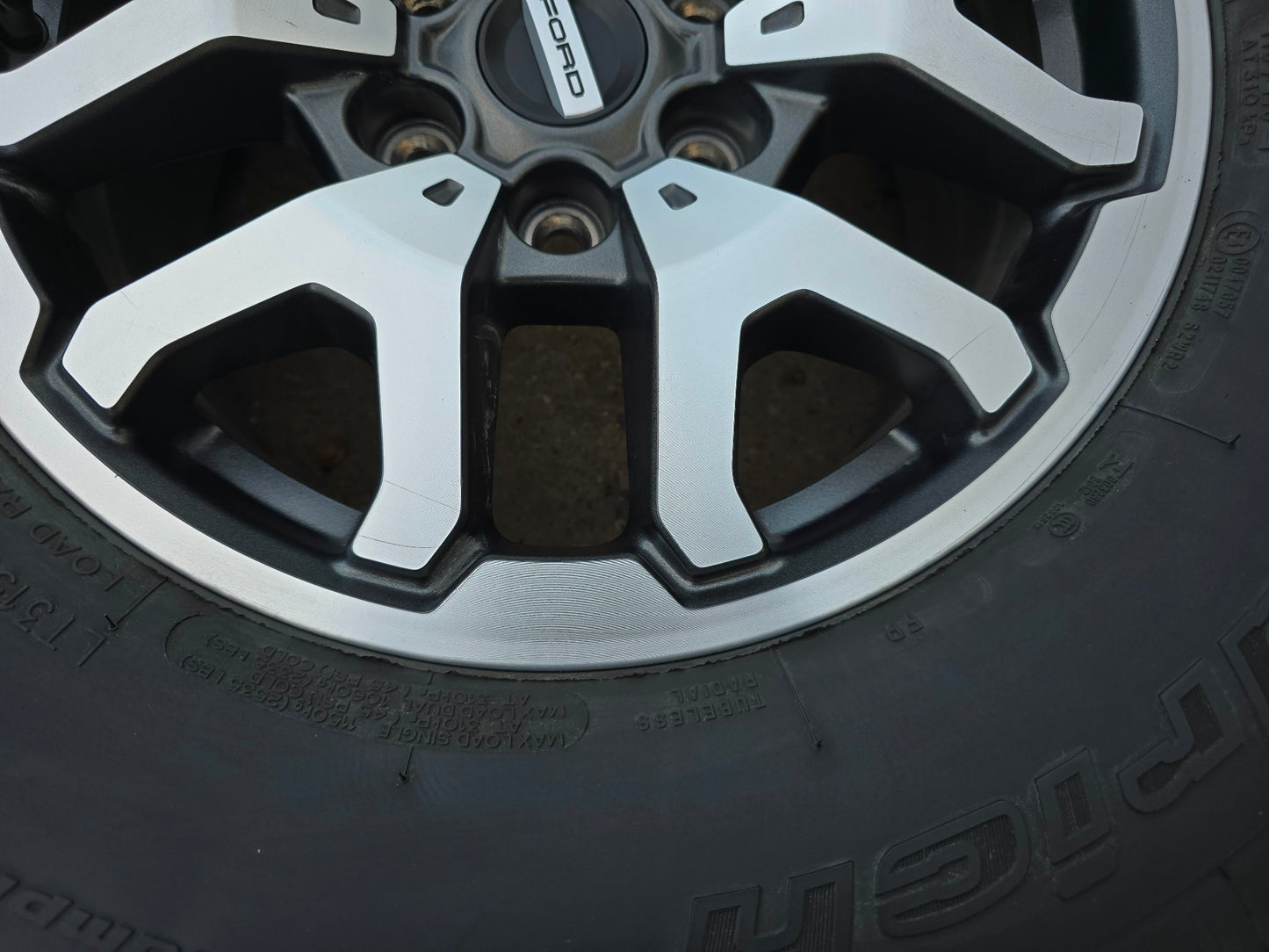 17" FORD F150 RAPTOR WHEELS RIMS 35" BFG TIRES LARIAT TREMOR 2021 2024 20 #4483