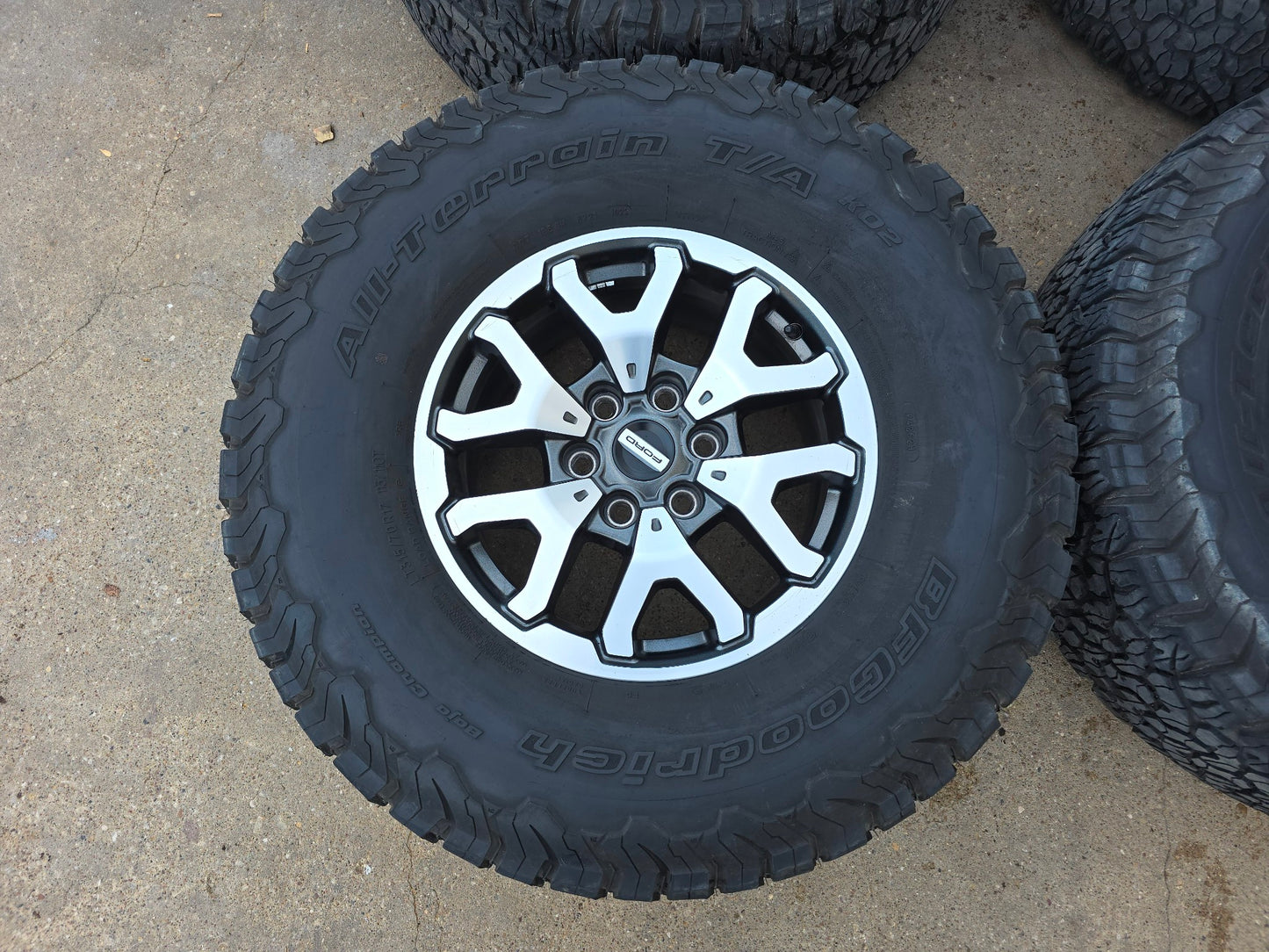17" FORD F150 RAPTOR WHEELS RIMS 35" BFG TIRES LARIAT TREMOR 2021 2024 20 #4483