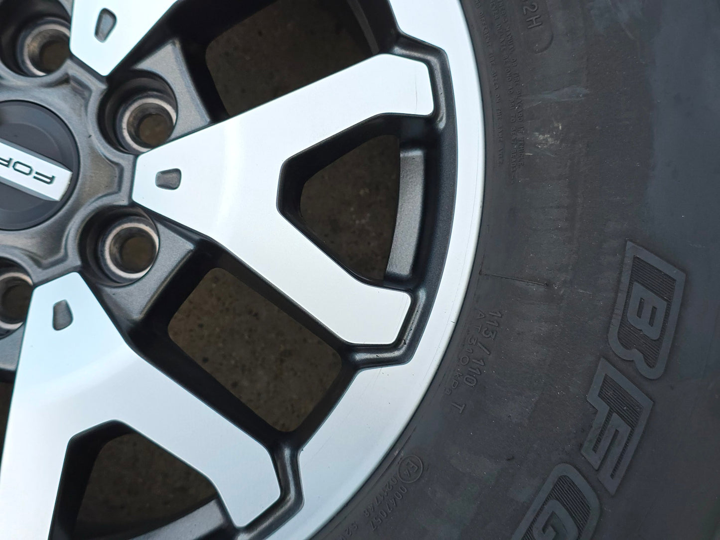 17" FORD F150 RAPTOR WHEELS RIMS 35" BFG TIRES LARIAT TREMOR 2021 2024 20 #4483