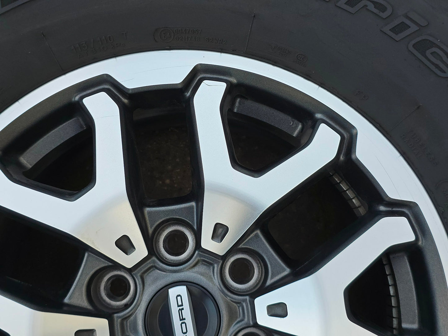 17" FORD F150 RAPTOR WHEELS RIMS 35" BFG TIRES LARIAT TREMOR 2021 2024 20 #4483