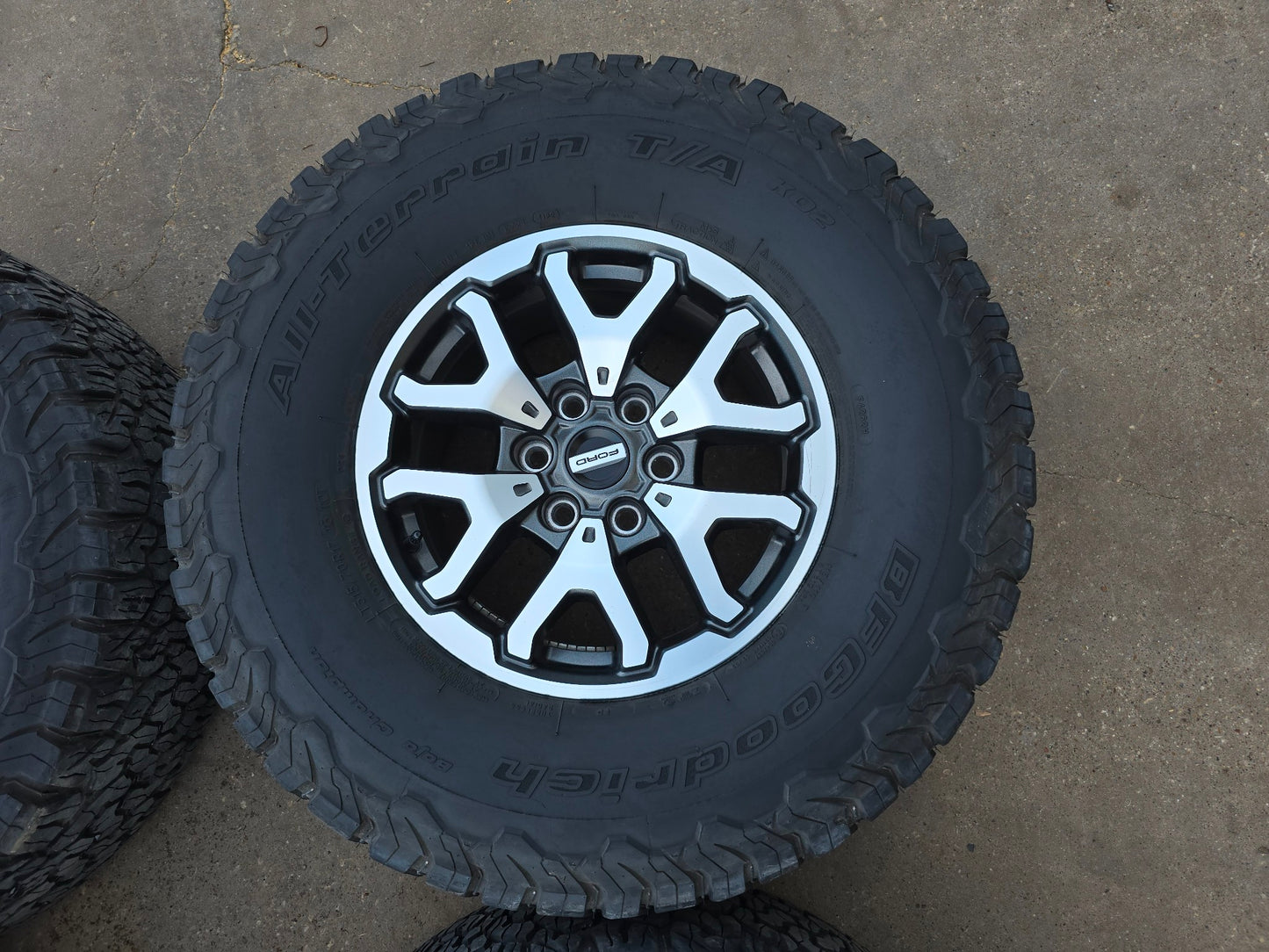 17" FORD F150 RAPTOR WHEELS RIMS 35" BFG TIRES LARIAT TREMOR 2021 2024 20 #4483