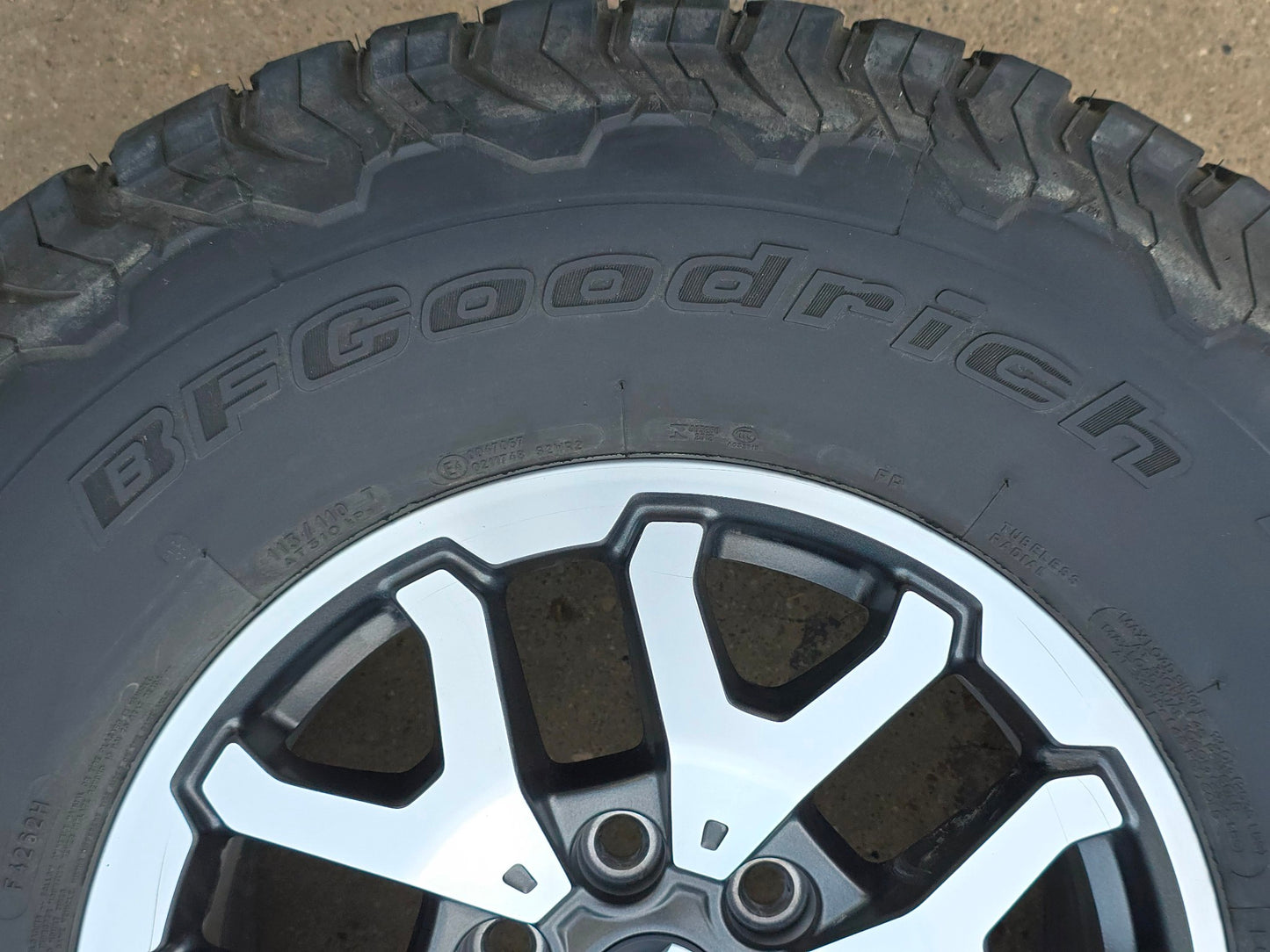 17" FORD F150 RAPTOR WHEELS RIMS 35" BFG TIRES LARIAT TREMOR 2021 2024 20 #4483