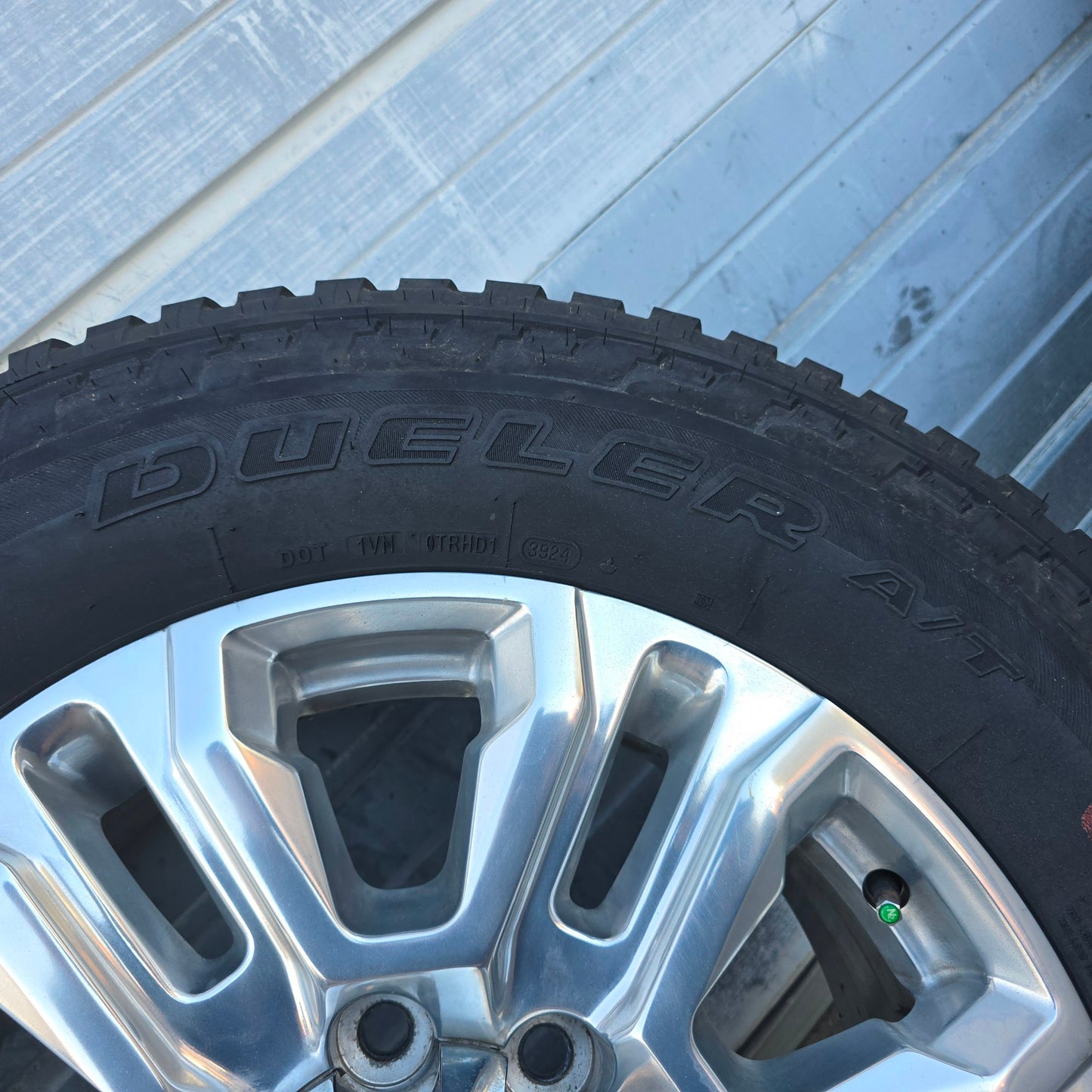 20" GMC SIERRA 2500 DENALI POLISHED WHEELS TIRES CHEVY SILVERADO 21 22 23 #4499