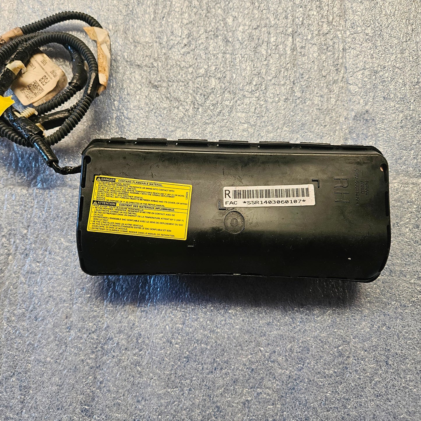 2010-2014 FORD MUSTANG PASSENGER RIGHT SEAT MODULE OEM CR33-63611D10-A #3392