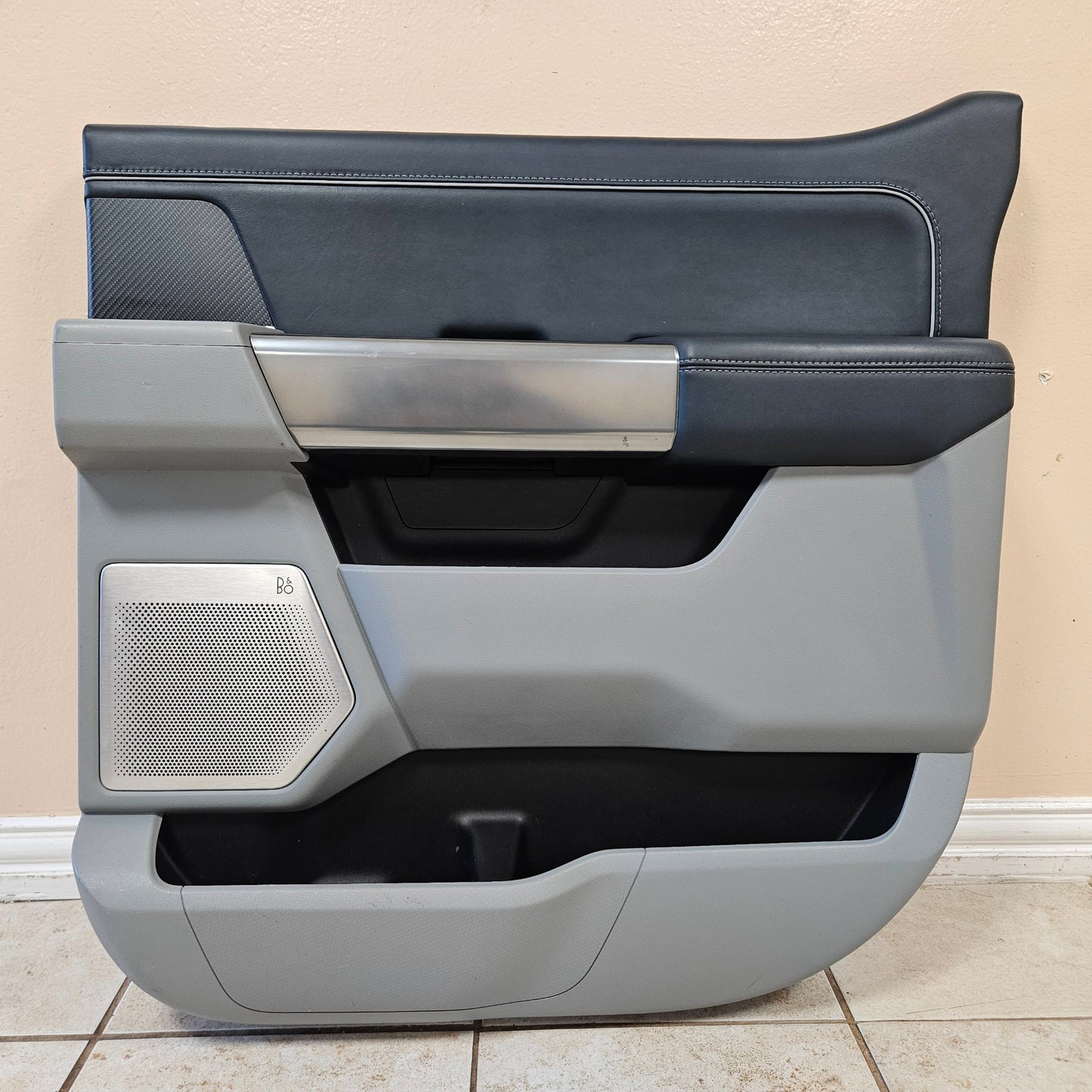 2021-2025 FORD F150 LIMITED REAR DOOR PANEL RIGHT PASSENGER GRAY #3515