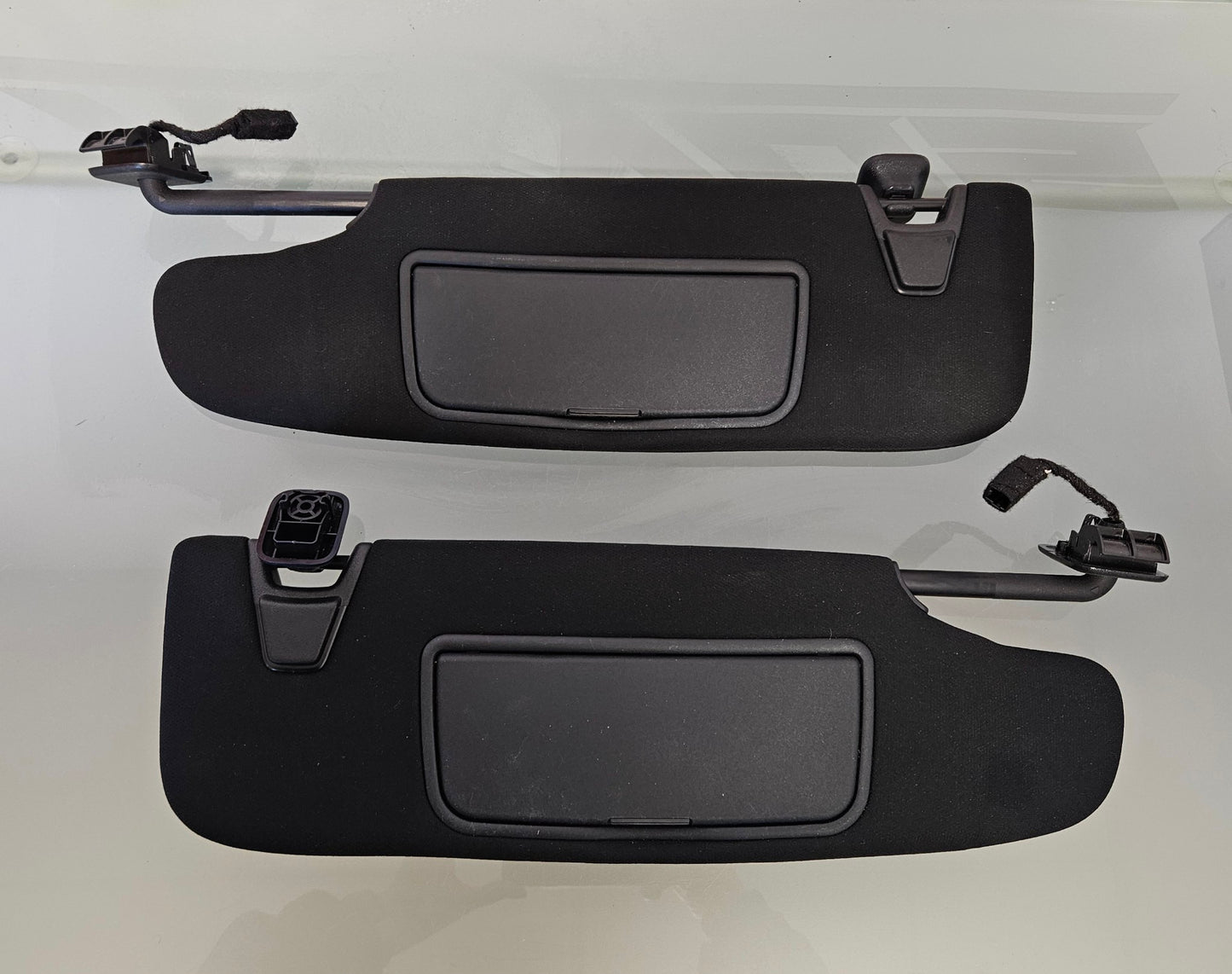 15-23 MUSTANG GT PREMIUM SUN VISOR BLACK DRIVER AND PASSENGER FR3B-7604100 #3593
