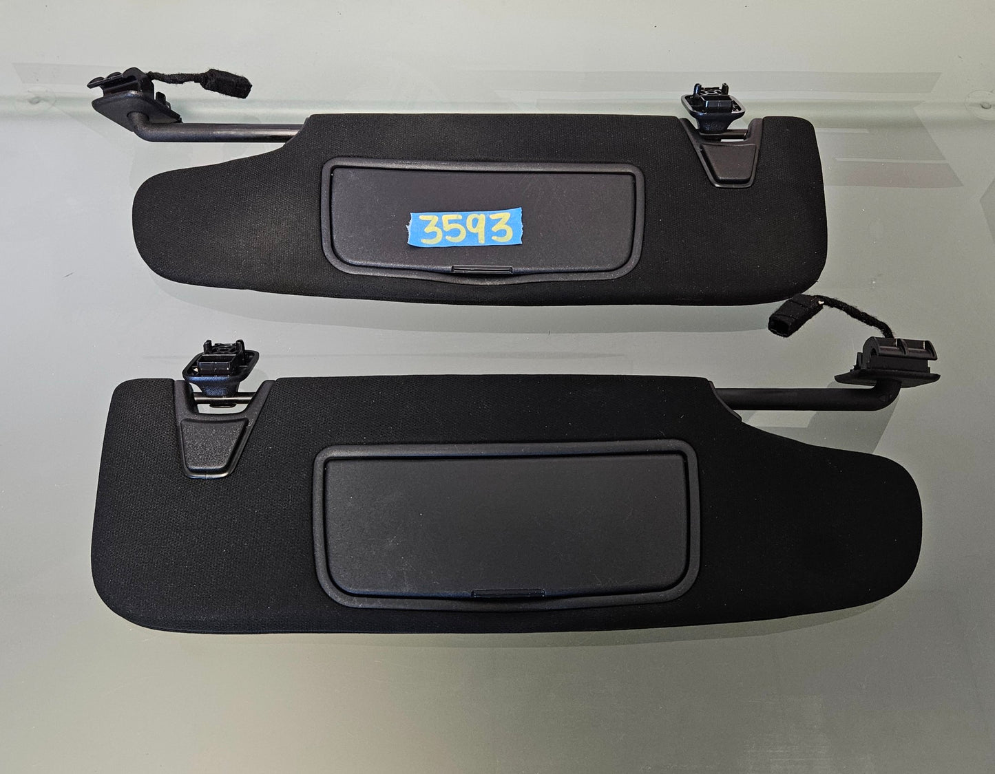 15-23 MUSTANG GT PREMIUM SUN VISOR BLACK DRIVER AND PASSENGER FR3B-7604100 #3593