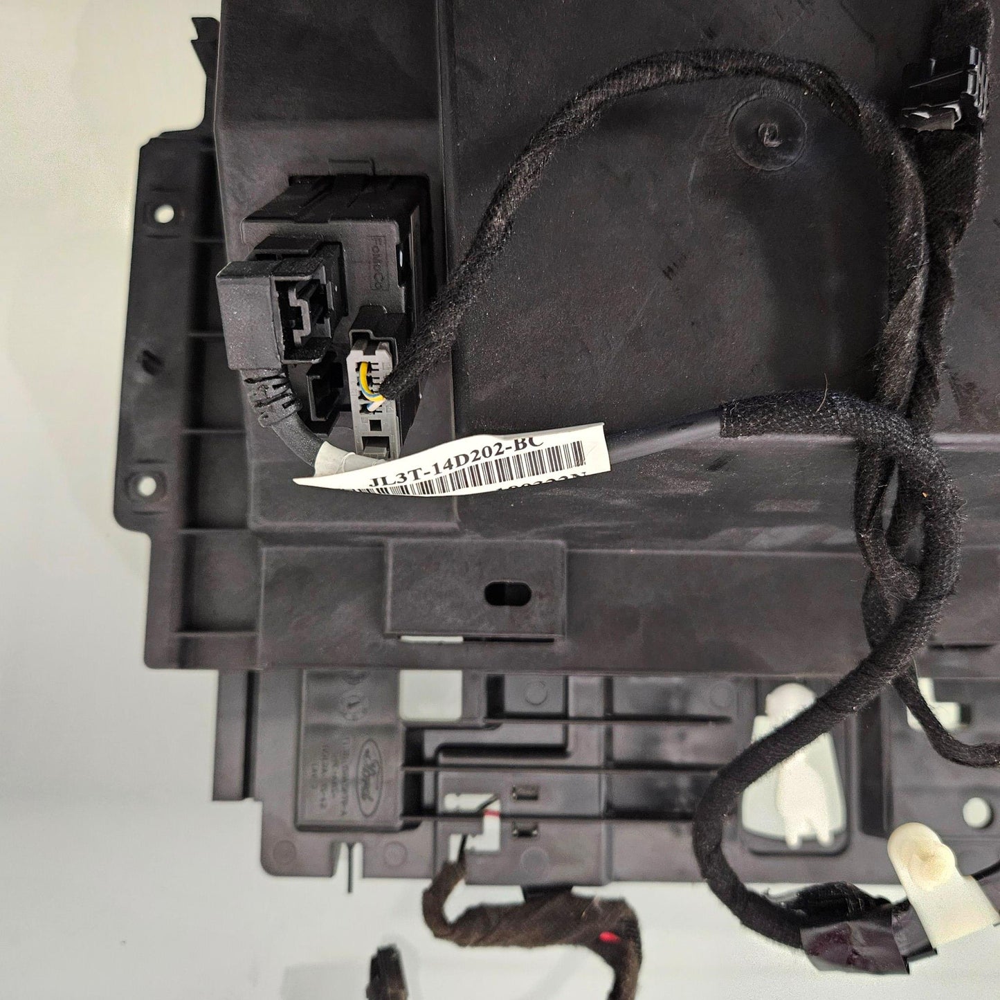2015-2020 FORD F150 CENTER CONSOLE LID TRAY COVER USB PORT FL3B-15045P77-A #3633