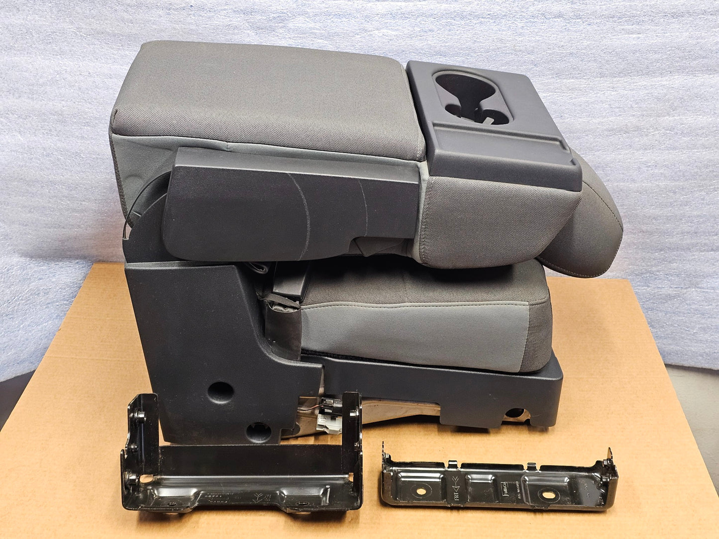 2015-2025 FORD F150 F250 F350 FRONT CENTER SEAT JUMP CONSOLE CLOTH GRAY #4052