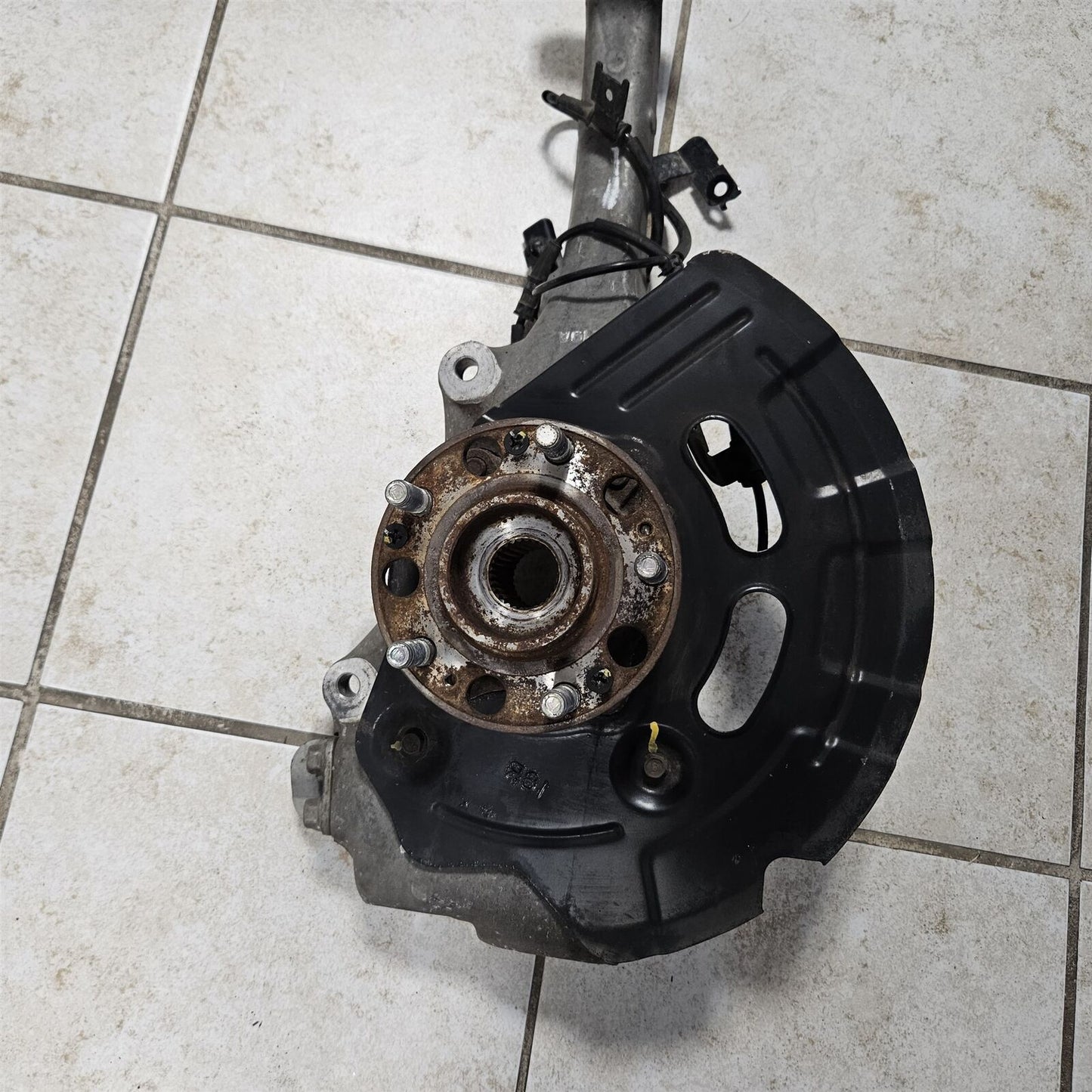 2015 HYUNDAI GENESIS FRONT RIGHT KNUCKLE SPINDLE HUB PASSENGER 2016