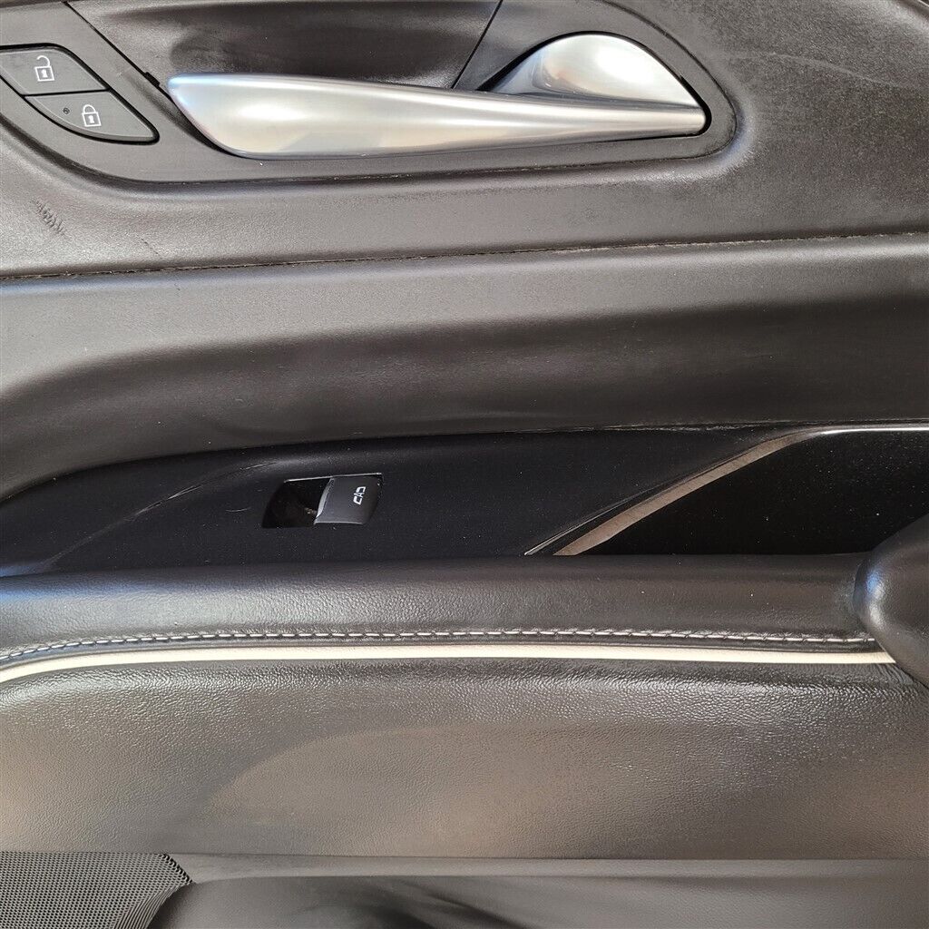 2021 2022 2023 CADILLAC ESCALADE PLATINUM FRONT PASSENGER RIGHT DOOR PANEL 12068