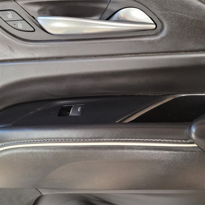 2021 2022 2023 CADILLAC ESCALADE PLATINUM FRONT PASSENGER RIGHT DOOR PANEL 12068