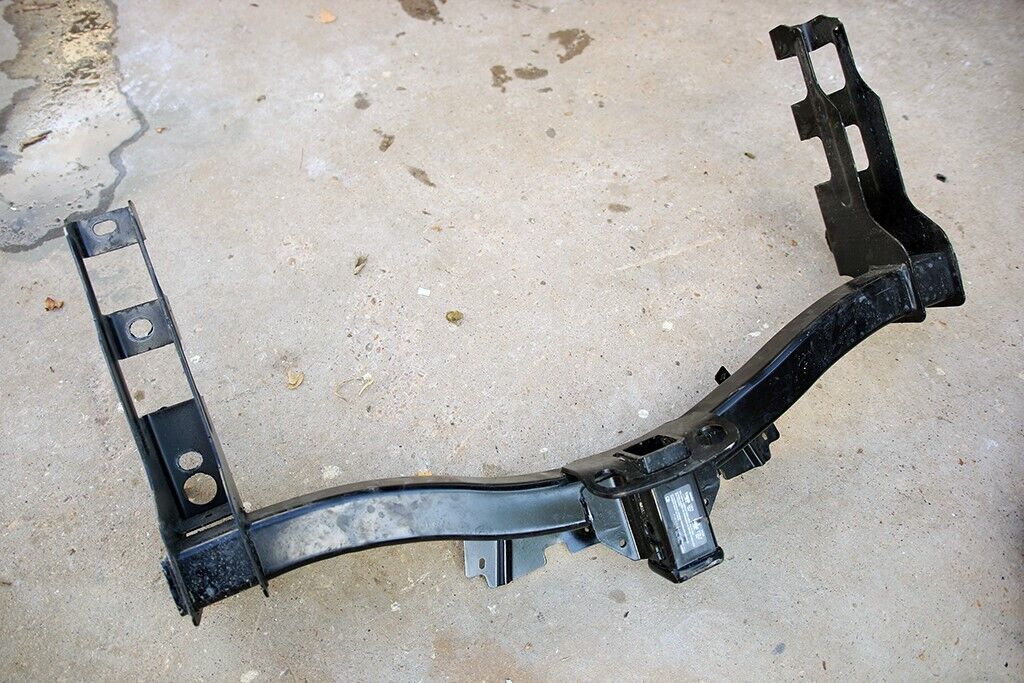 2019-2025 GMC SIERRA CHEVY SILVERADO 1500 REAR TOW TRAILER HITCH OEM 84824766