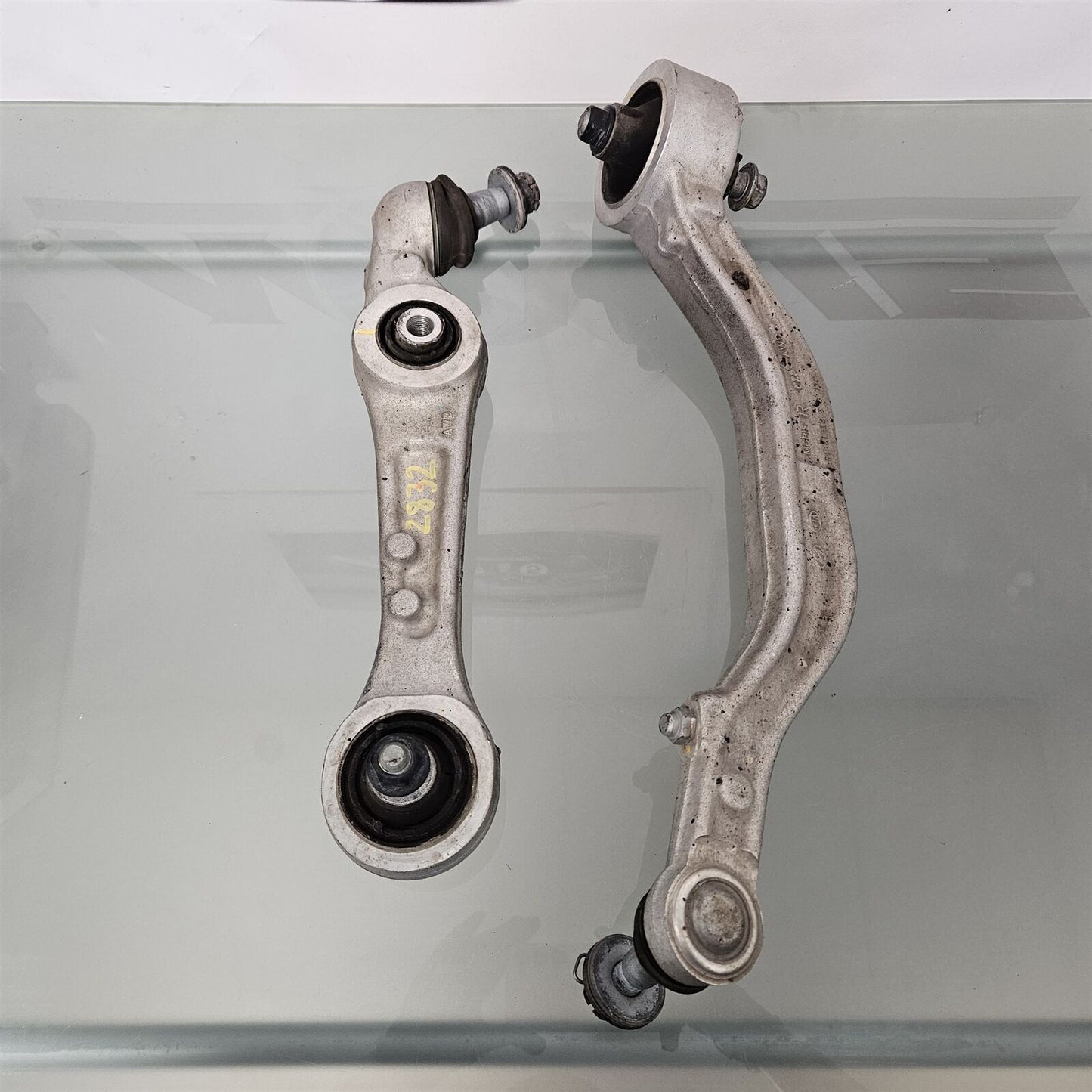 2015-2020  HYUNDAI GENESIS PASSENGER RIGHT LOWER CONTROL ARM OEM #13256