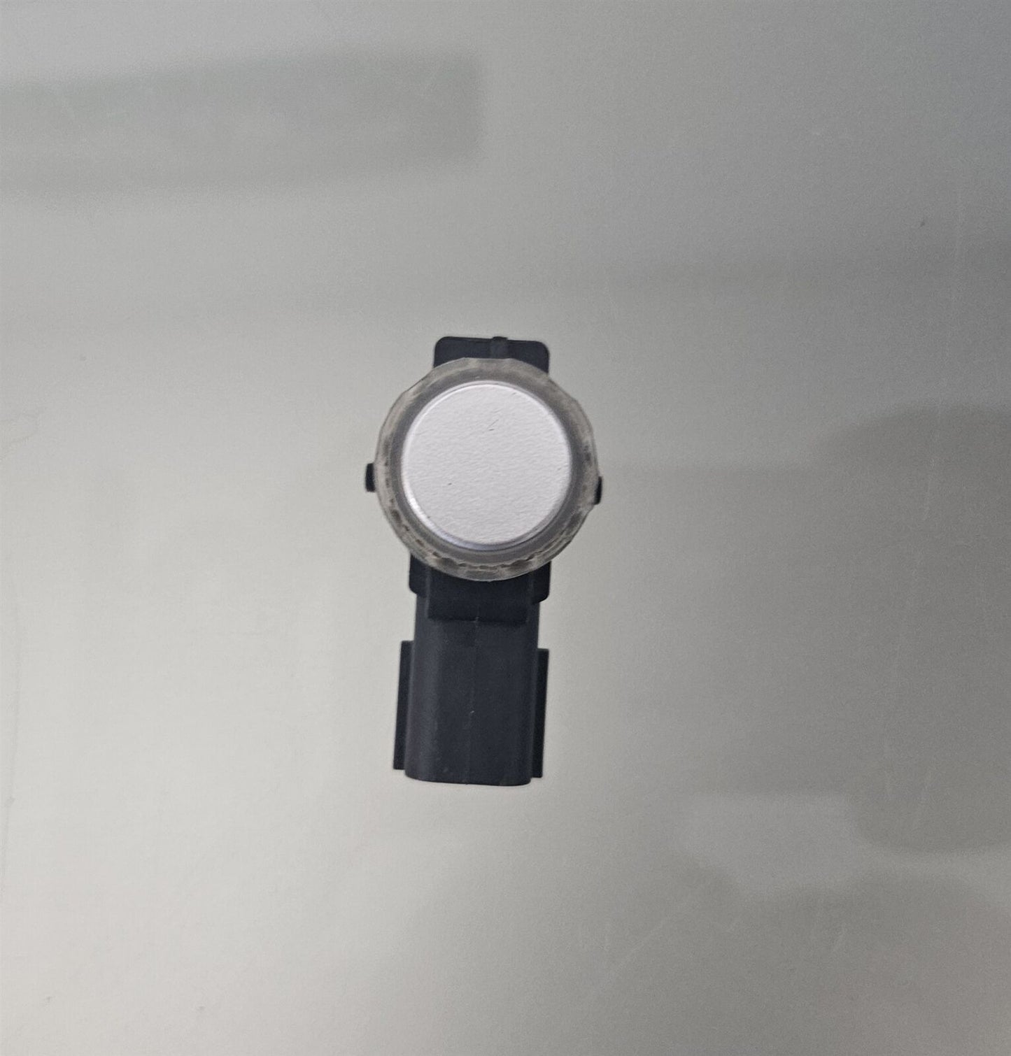2015-2019 GM BUICK CADILLAC CHEVY GMC REAR PARKING SENSOR 52050134 BUMPER
