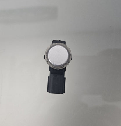 2015-2019 GM BUICK CADILLAC CHEVY GMC REAR PARKING SENSOR 52050134 BUMPER
