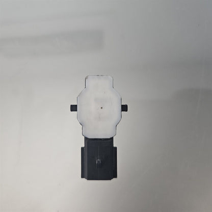2015-2019 GM BUICK CADILLAC CHEVY GMC REAR PARKING SENSOR 52050134 BUMPER