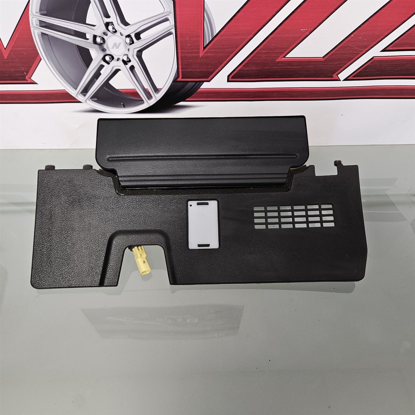 2015-2020 HYUNDAI GENESIS G80 LEFT DRIVER 56970-B1000 FRONT DASH KNEE #13266