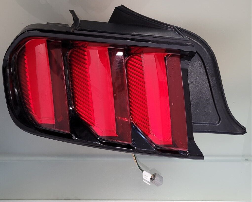 2018-2023 FORD MUSTANG GT LEFT DRIVER TAIL LIGHT BRAKE FR3B-13B505-AL #3736