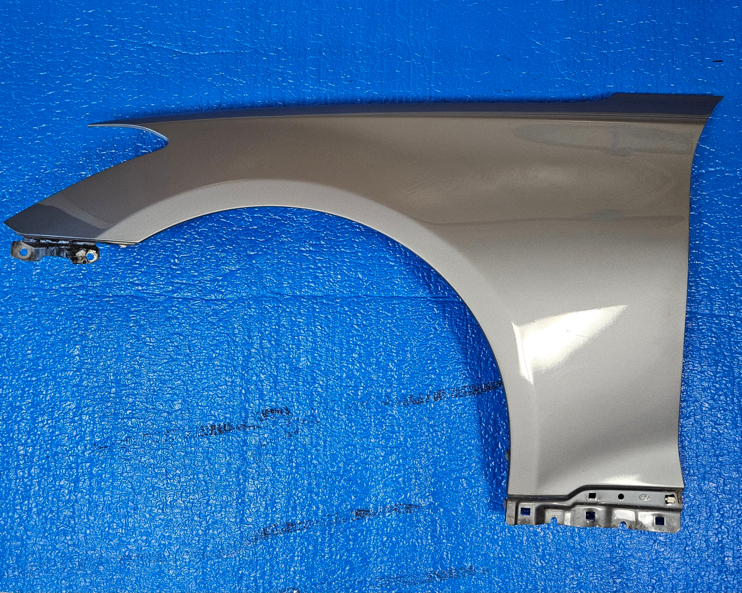 2015-2020 HYUNDAI GENESIS G80 SEDAN LEFT DRIVER FENDER SILVER OEM 16 17 18 #3596