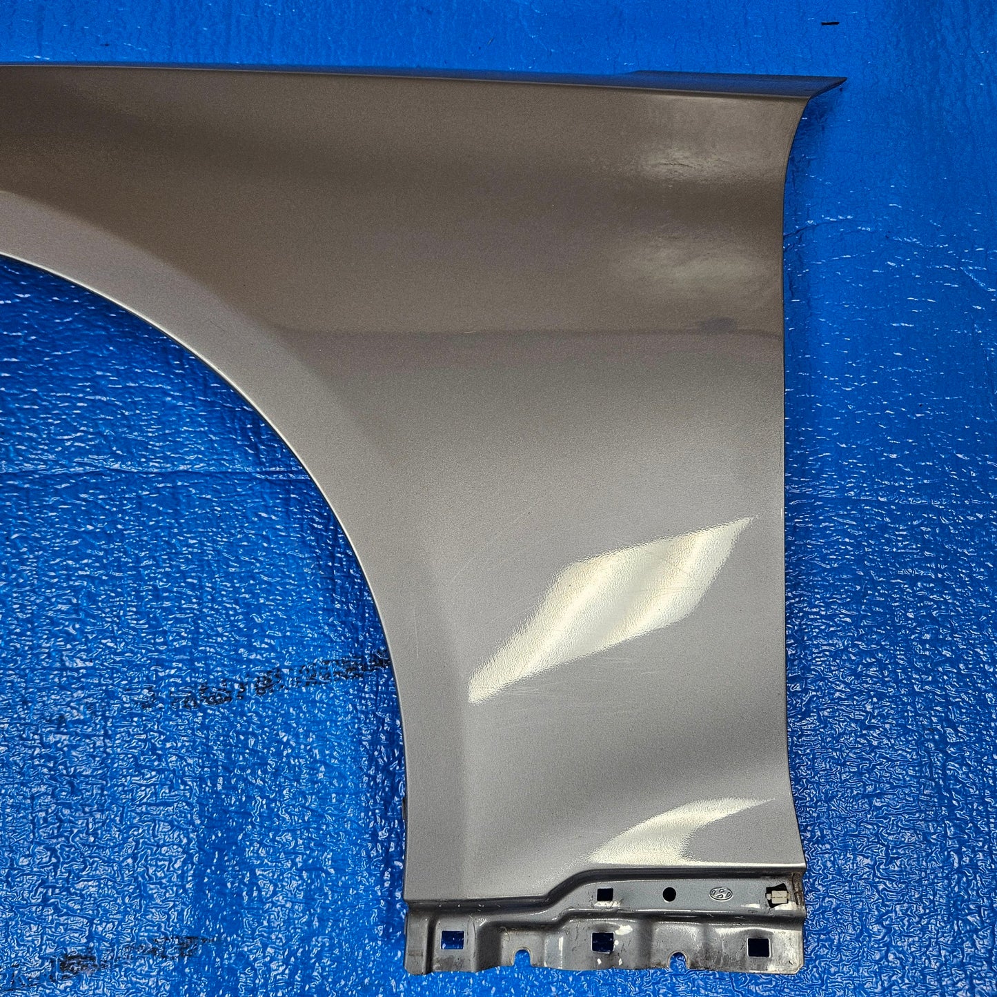 2015-2020 HYUNDAI GENESIS G80 SEDAN LEFT DRIVER FENDER SILVER OEM 16 17 18 #3596