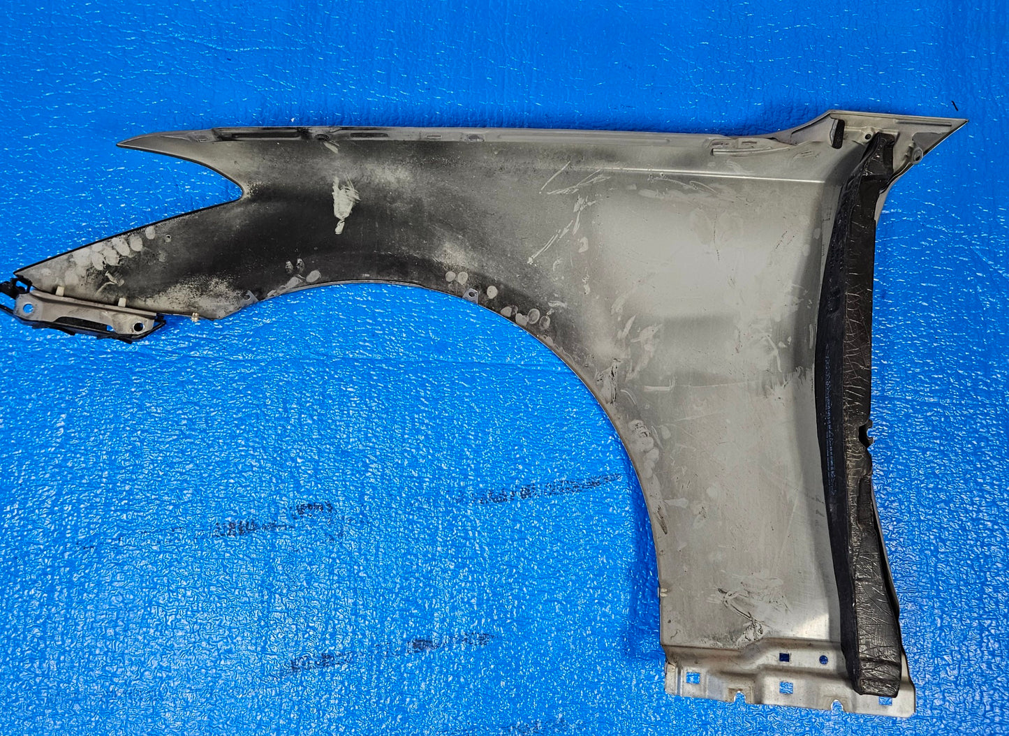 2015-2020 HYUNDAI GENESIS G80 SEDAN RIGHT PASSENGER FENDER SILVER OEM #3597