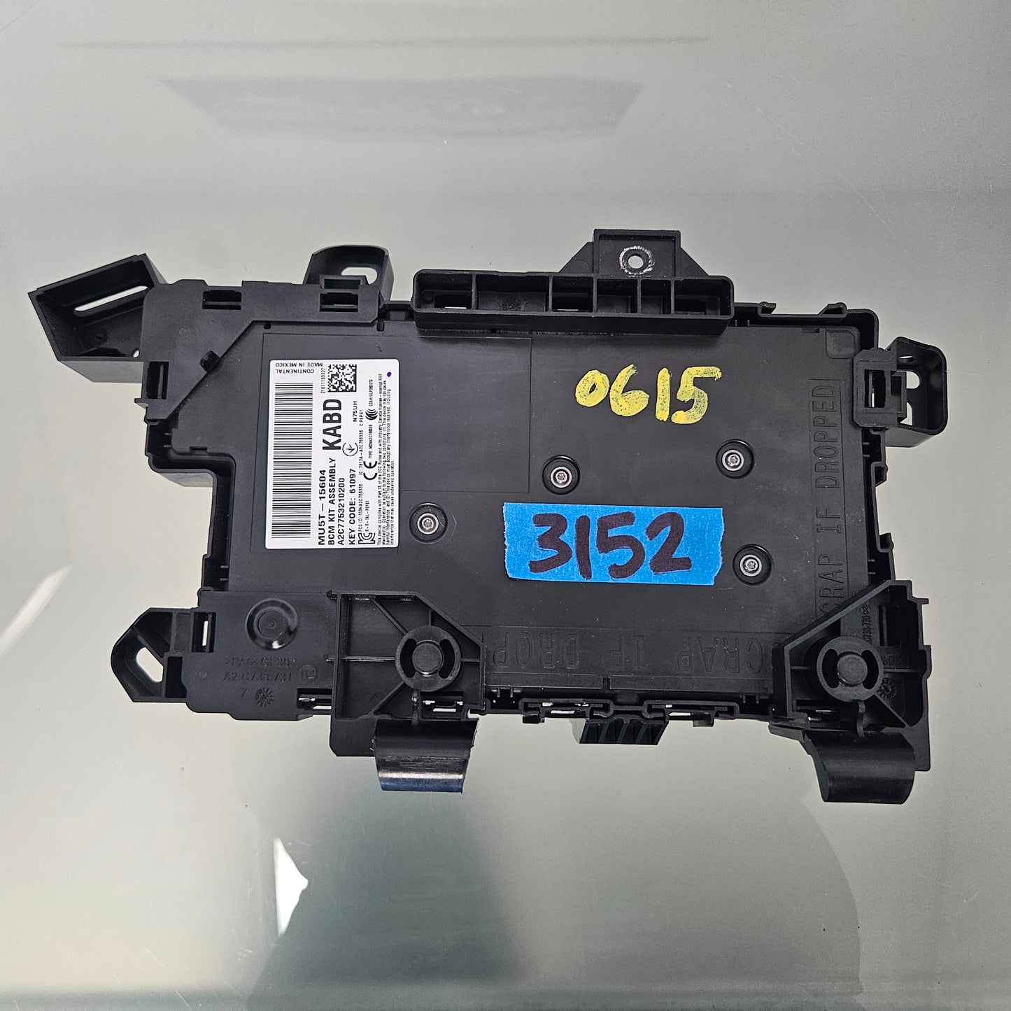 21 22 23 FORD F150 FUSE RELAY JUNCTION BOX CONTROL MODULE MU5T-15604 #3152
