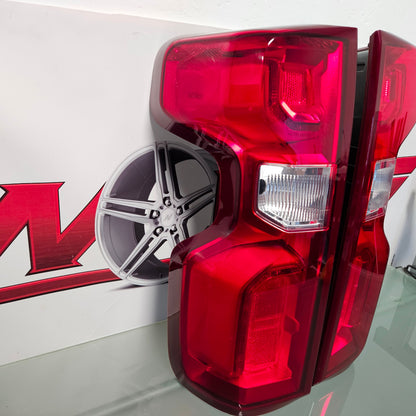 2020-2023 CHEVY SILVERADO 1500 LEFT RIGHT LED TAIL LIGHT OEM #3194