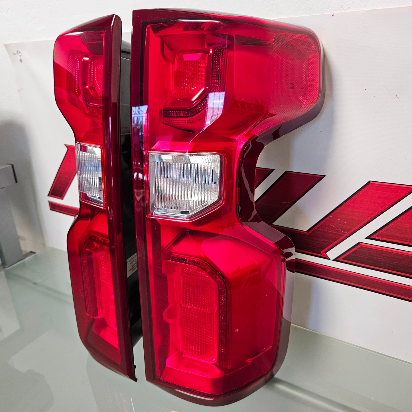 2020-2023 CHEVY SILVERADO 1500 LEFT RIGHT LED TAIL LIGHT OEM #3194