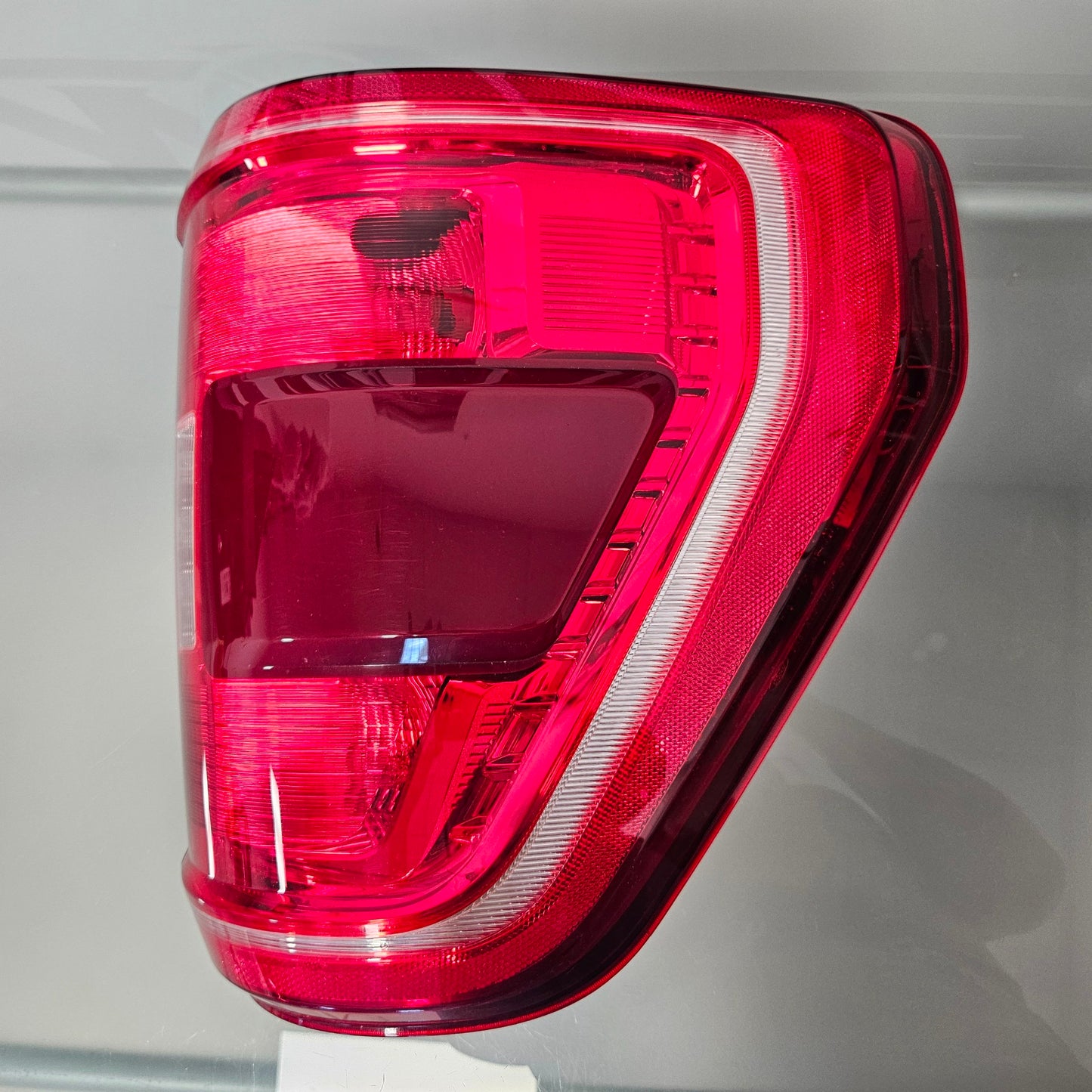 2021-2023 FORD F150 PASSENGER RH TAIL LIGHT W/ BLIND SPOT SENSOR HALOGE #3229