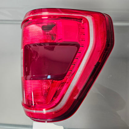 2021-2023 FORD F150 PASSENGER RH TAIL LIGHT W/ BLIND SPOT SENSOR HALOGE #3229