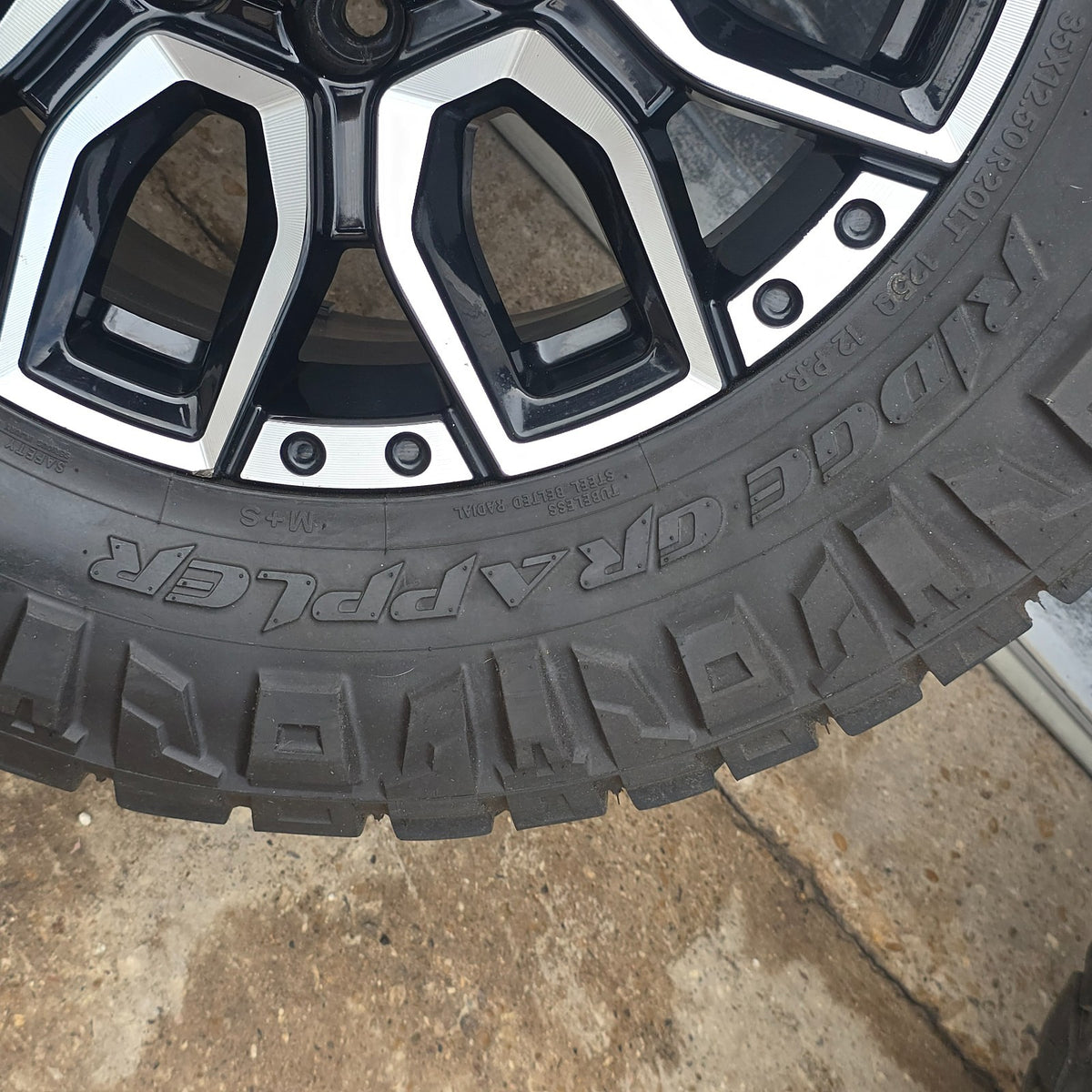 20” SIERRA DENALI 2500 3500 HD BLACK MACHINED WHEELS SQ9 TIRES #463211