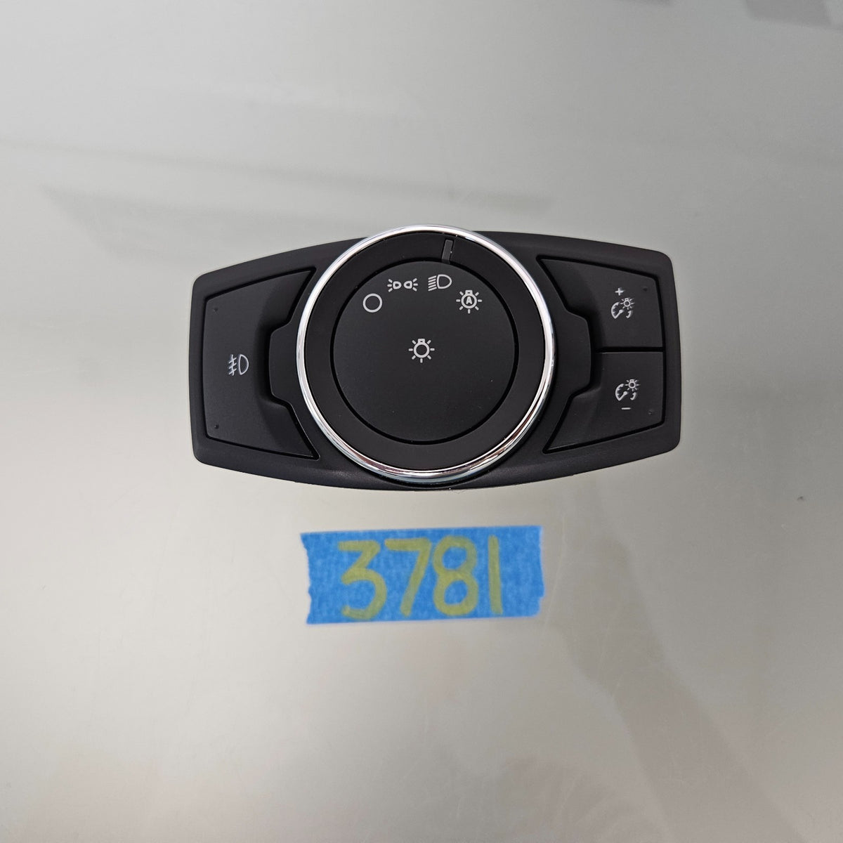 2015-2023 FORD MUSTANG HEADLIGHT CONTROL SWITCH BUTTON OEM, DG9T-13D061-BE #37815