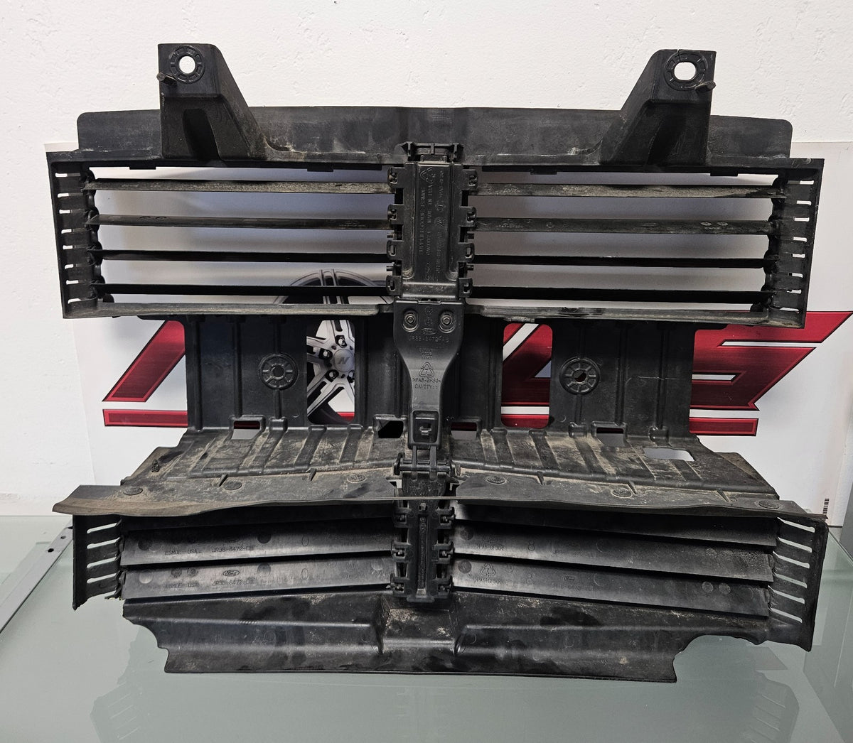 2018-2023 MUSTANG ACTIVE GRILLE AIR SHUTTER  OEM JR3B-8472-AB #37792